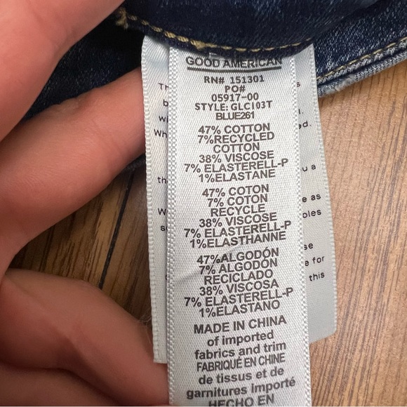 NEW Good American Good Legs Cropped Jeans in Blue261 - Picture 6 of 12